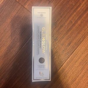Full size GlamGlow Cleanser -
